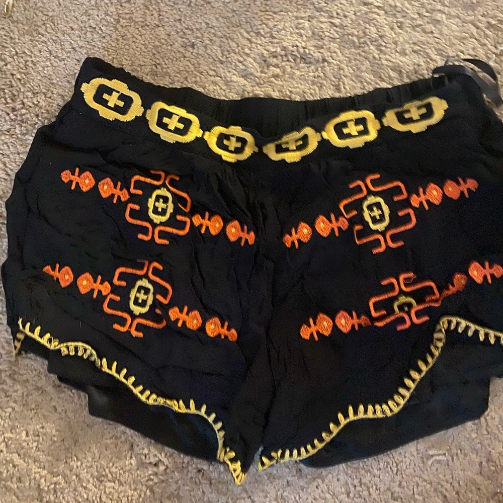 Embroidered shorts - boutique